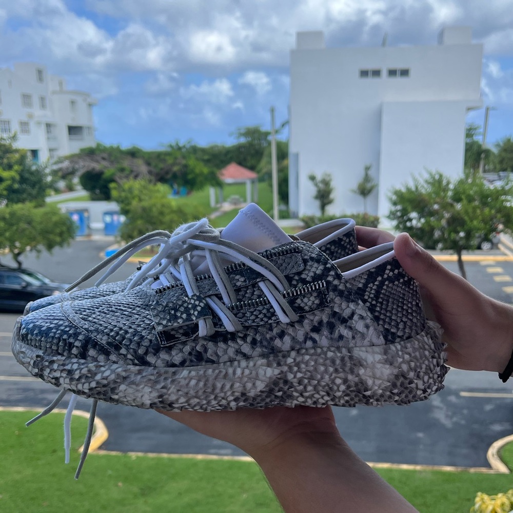 Giuseppe Zanotti Urchin 'Python Rock Grey'